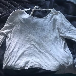 aerie heathered dove gray and cream colored top